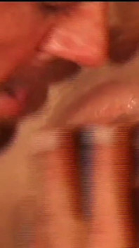 Het MILF med stora tuttar har underbart sex med sin man