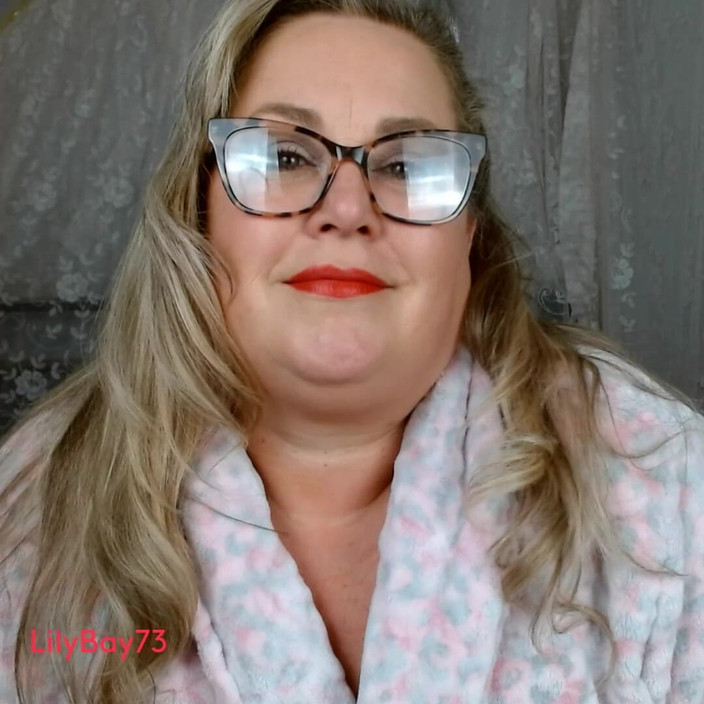 Lily Bay: Videosamtal till kåta BBW mogna styvmamma