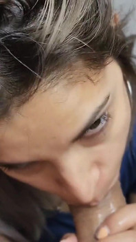 Blowjob yang menakjubkan. Cum Swallow