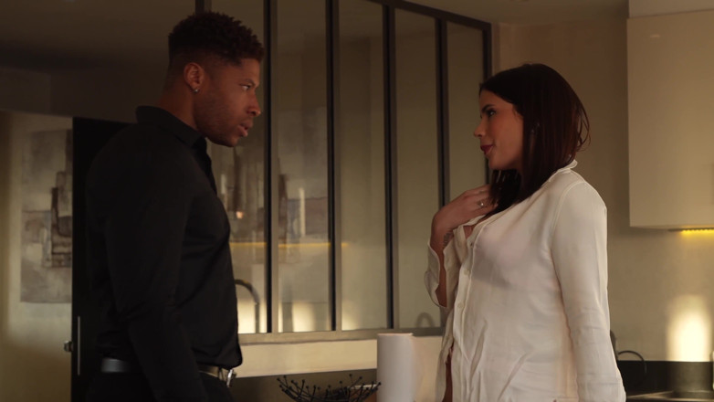 Jet sex prod: She Shows an Apartment and Gets Fucked