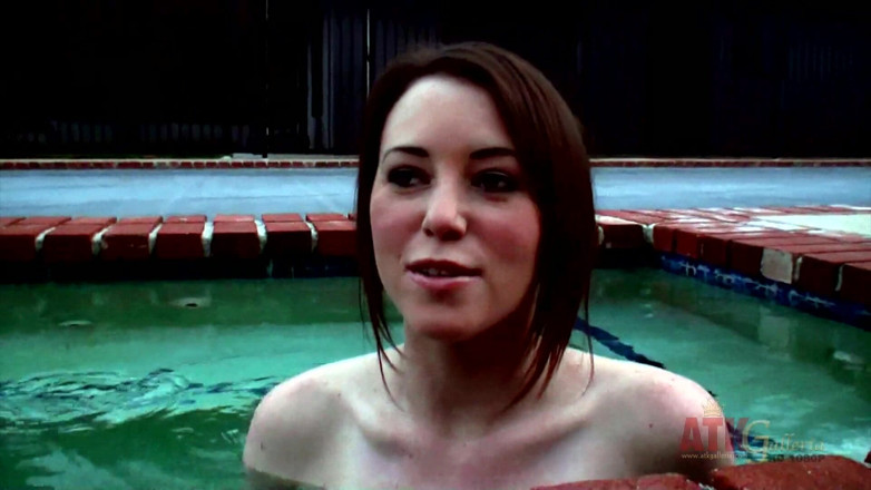 ATKIngdom Fans: Ashley Shannon intervjuad vid poolen