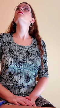 Hayatta kalmak için kontrolü takas eden profesör gotik oluyor