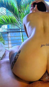 POV anal luar ruangan yang dalam dengan penis teman saya