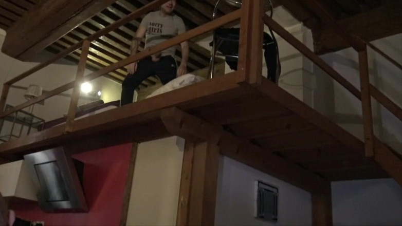 FRENCH AMATORS SEXTAPES: 20letá natočila své první porno