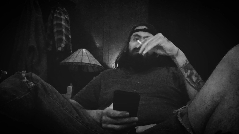 Rob Strokes: タバコを吸う