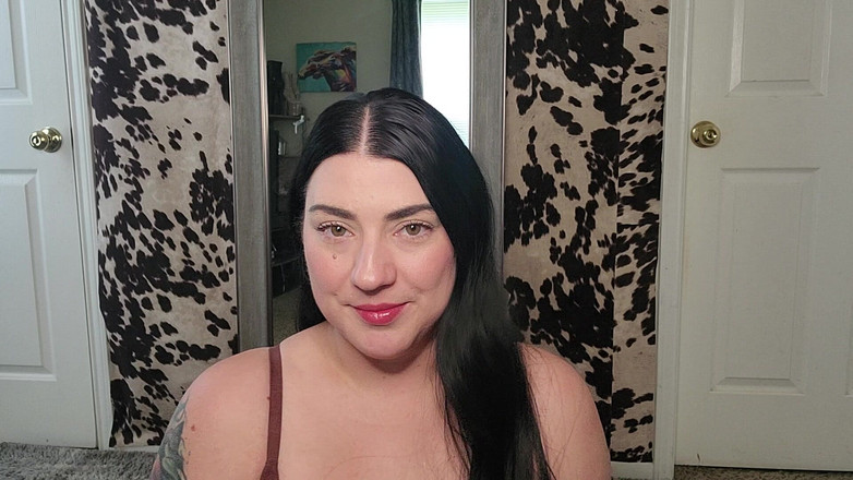 Julia Ryan: Sání mé malé jako máta