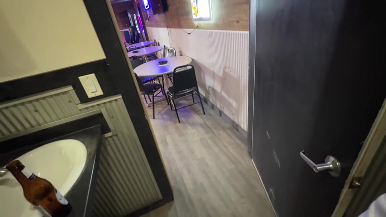 Mya Lane: Moglie Arrapata Scopata Fuori E Al Bar