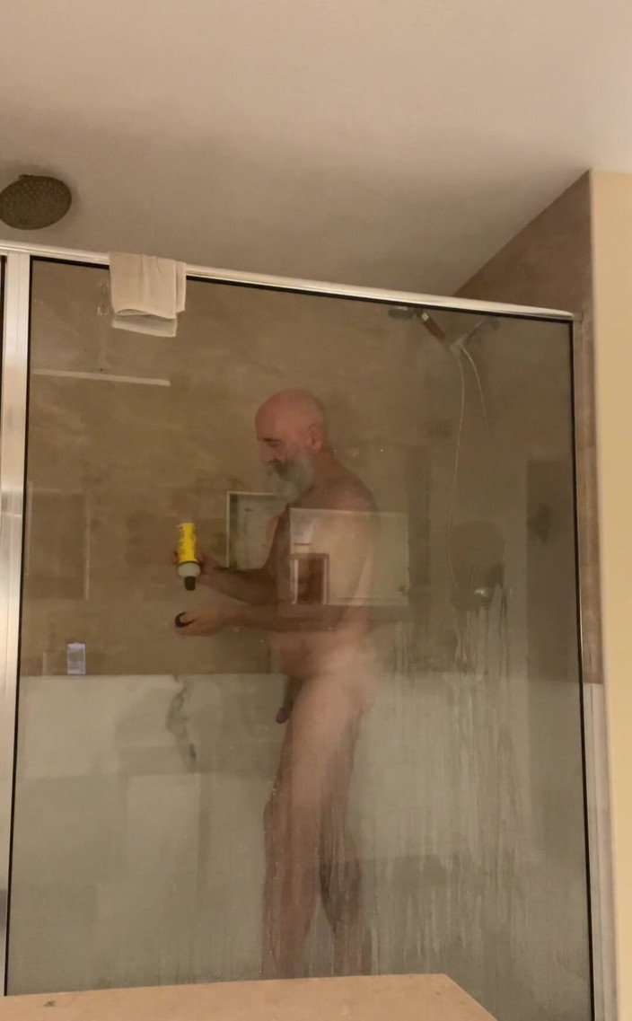 feedmedick: बहुत लंबा दिन। ताज़ा शॉवर। उत्तेजक।