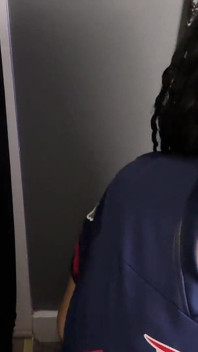 Marito tradisce al gloryhole