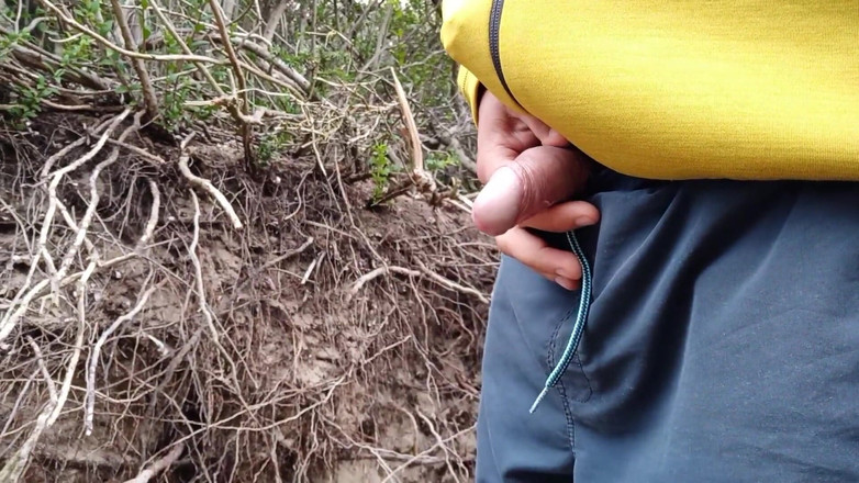 Kinky Guy: समुद्र तट पर पेशाब करने के लिए सबसे अच्छी जगह