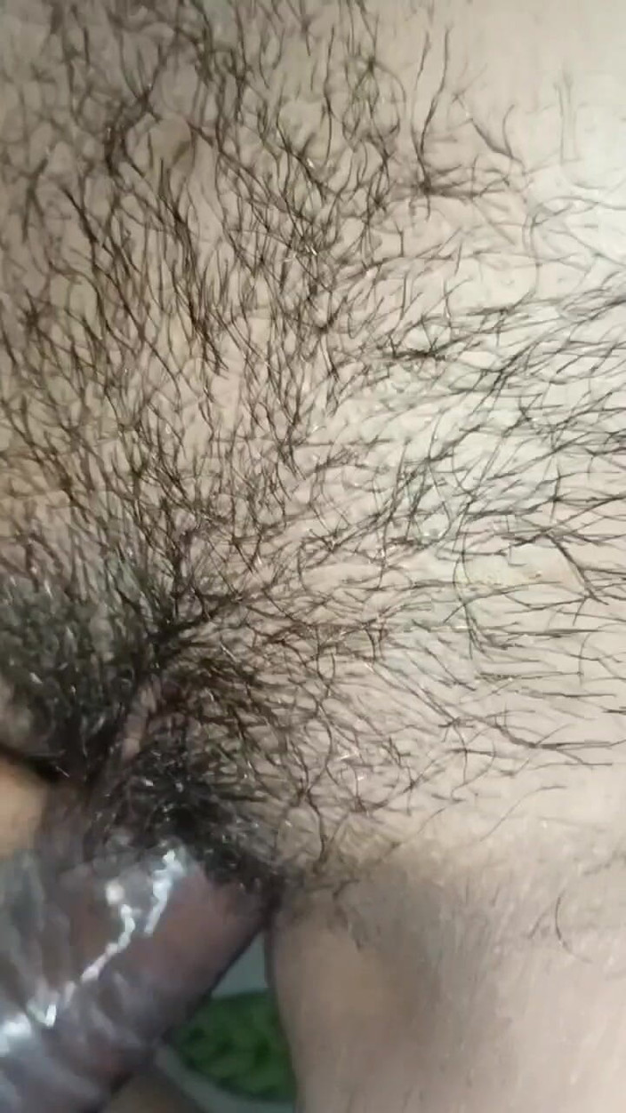 Manoj12015: Играю с киской и разговариваю хинди с подругой