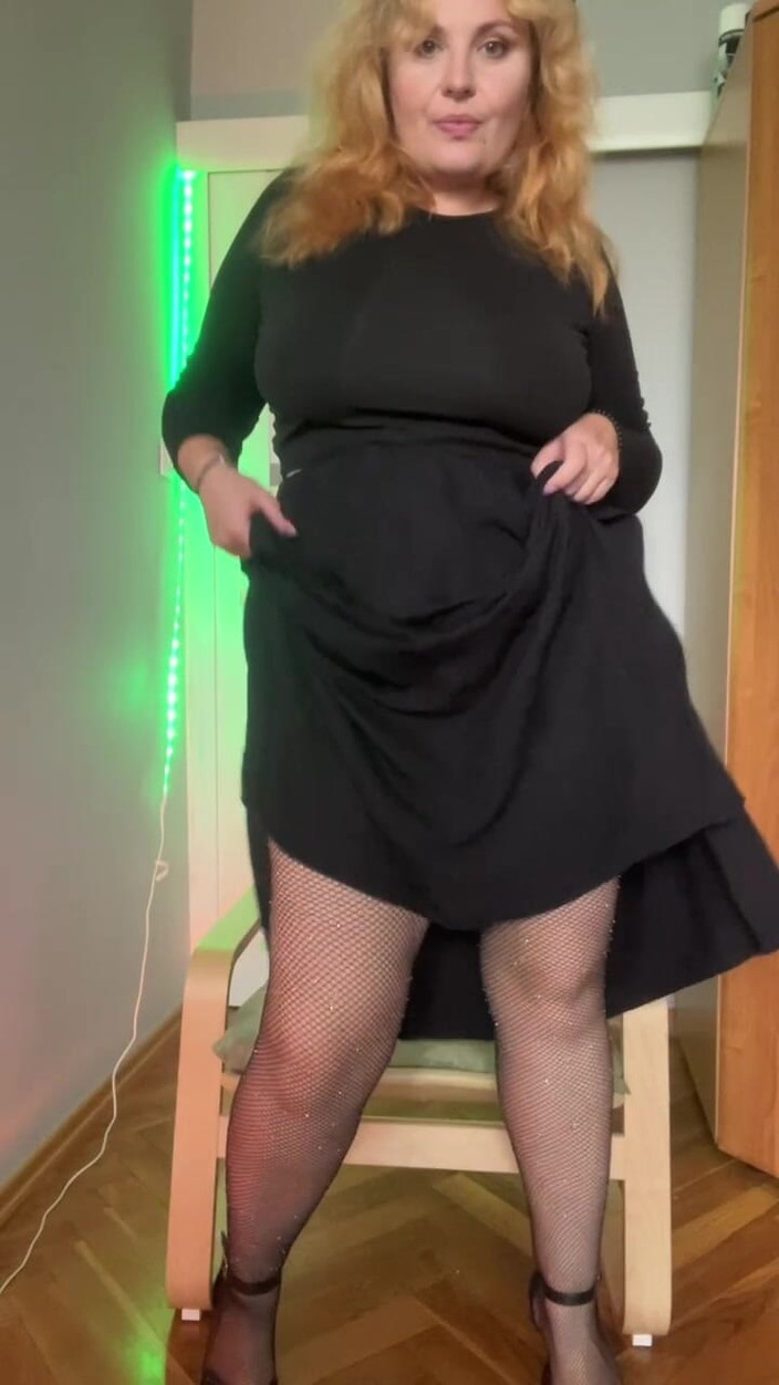 withcymommi: Penyihir menggoda dan masturbasi