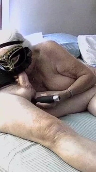 Dì kế ann thổi kèn lâu và được xuất tinh trên bộ ngực to của cô ấy