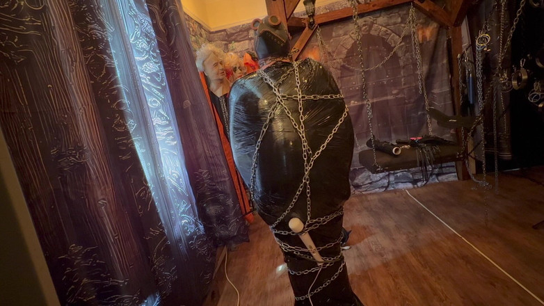 Aaexperiencesltd: 마지막 파트:- 도미나 사타나 & 체인과 팔레츠 랩을 입은 가방 맨