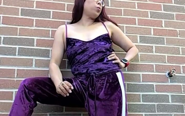 JasmineJade: Humo matutino en mi traje de velour púrpura