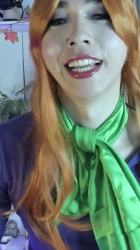 Cosplay Puv Daphne Burp Challenge with Scooby Taser