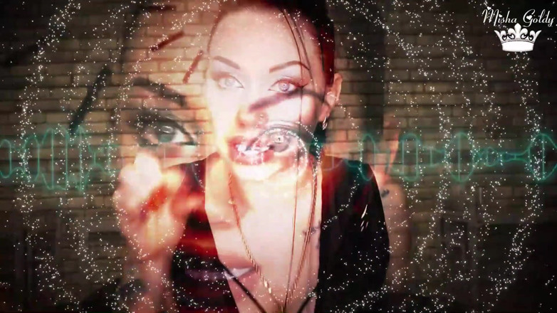 Goddess Misha Goldy: Сry creatura! Toată lumea te urăște!