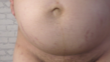 Milky Mari: Betrügende ehefrau mit einem schwangeren bauch, der ihrem ehemann ihre...