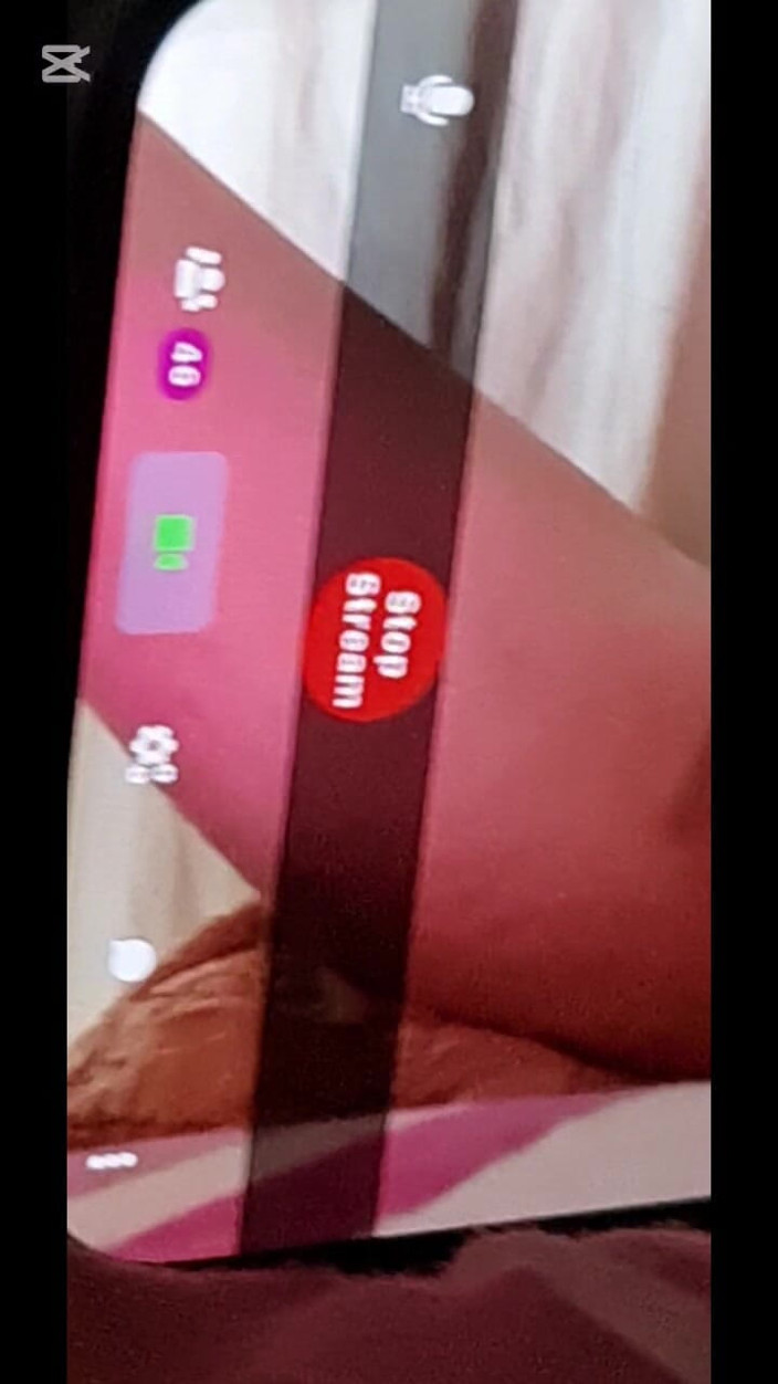Jointqueen: Il marito di chuckhole mi guarda masturbarmi costantemente