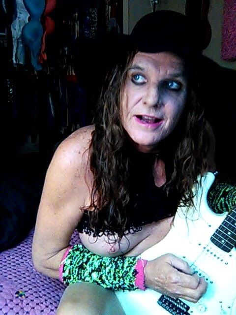 Lizzy Yum vintage and behind the scenes interviews: Lizzy Yum Vintaj dan Di Sebalik Tabir 14