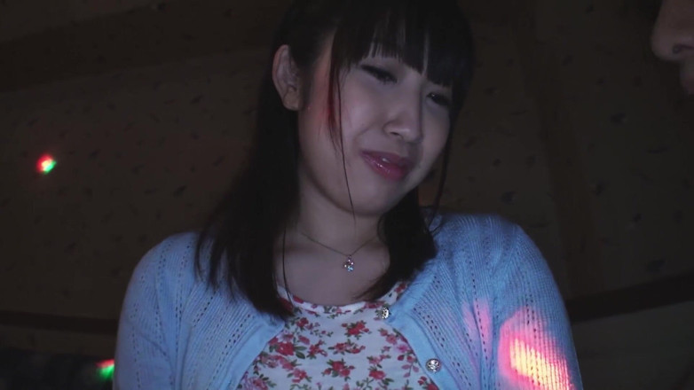 Caribbeancom: Asian slut blowing dick in karaoke before getting spitroasted in...