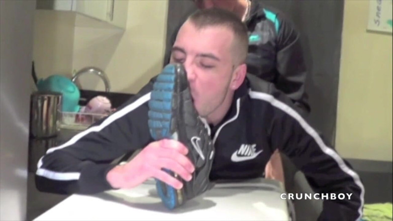 Raw French Bad boys: Jordan spor ayakkabılı aşağılama ile Greg tarafından sikiliyor