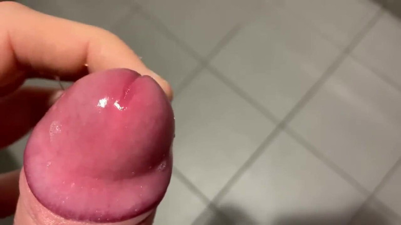 qaz11: Handjob on camera - 535