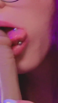 บลูว์จ็อบใกล้ๆ ดูฉันเย็ดปากเธอด้วยปากฉันสิ