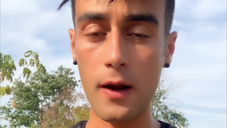 Idmir Sugary: Telan sperma teman kulit hitam straight pakai kondom yang kutemuin...