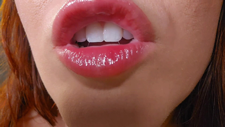 Annabelle Rogers: Милфа-соседка знакомит тебя с мастурбацией и сексом в видео от первого лица