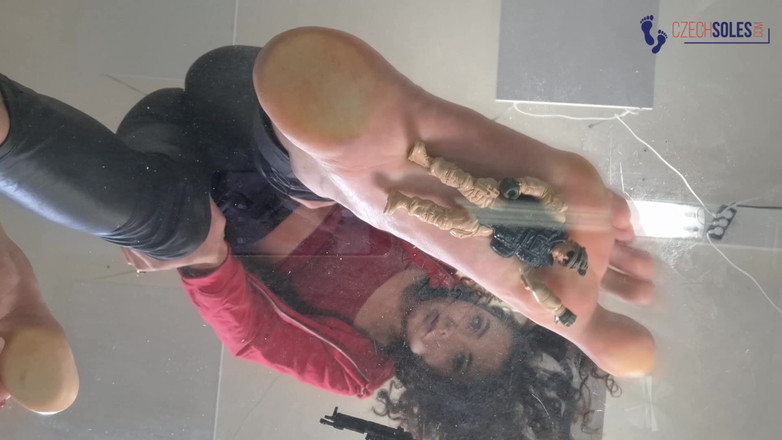 Czech Soles - foot fetish content: Diosa de giganta piso