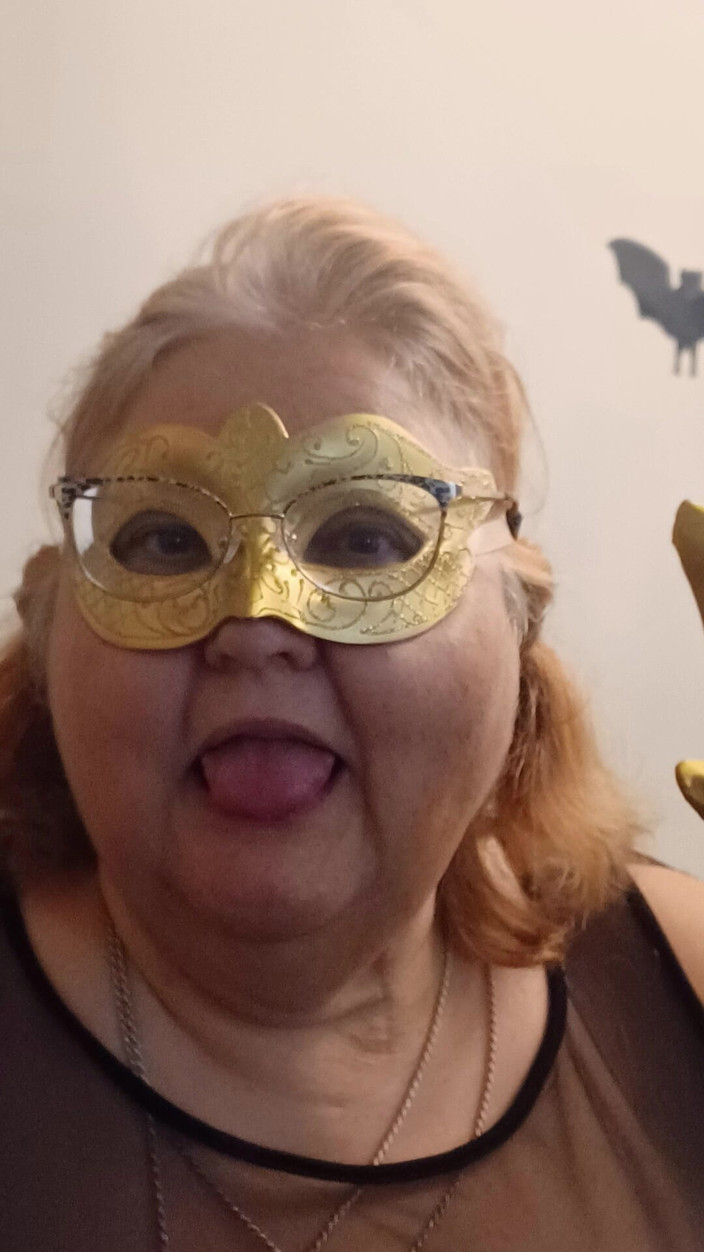 BBW nurse Vicki adventures with friends: Mijn vriendje en ik verkleden me allemaal als batman en...