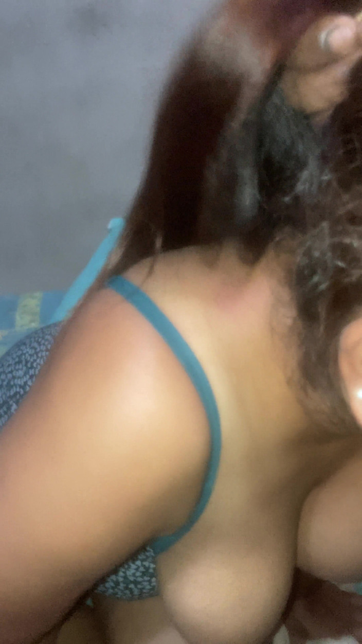 Tiyana: Derin öğürüyor ve sığ boşalıyor