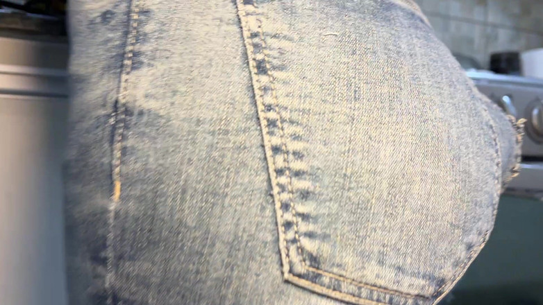 Levi Solen: Sexy House Maid in Ripped Jeans - Free Use