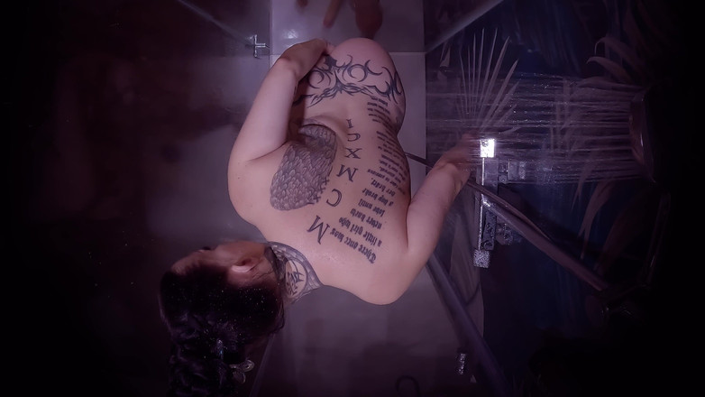 Miss Alessa Milano: The Plumber Has Secretly Installed a Camera in the Shower