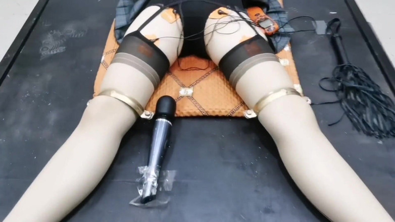 OrangeXXOO: Большие персонажи сажают в тюрьму мою рабынь