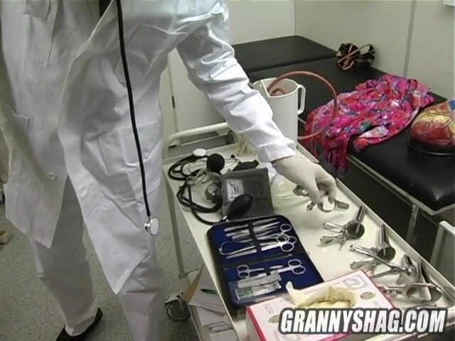 Granny Shag: Gynekolog je můj oblíbený doktor