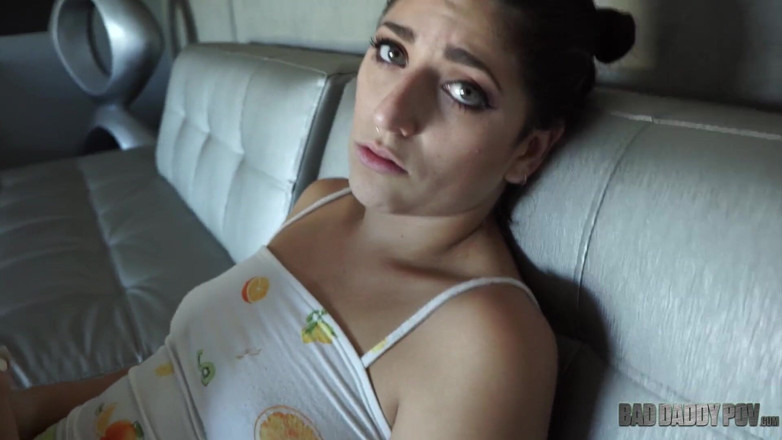 BadStepFamilyPov: Nikki Knightly 1, fille en POV pour baiser, mais baiser avec...
