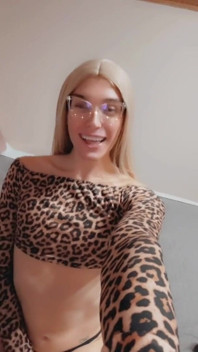 Sexy Femboy Loves Sending You Nudes and Cumshot