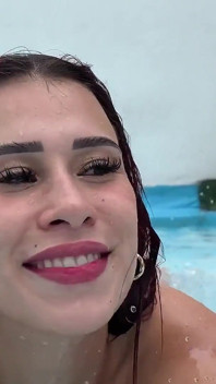 Odpoledne u bazénu a spousta sexu v nejlepším hotelu ve městě