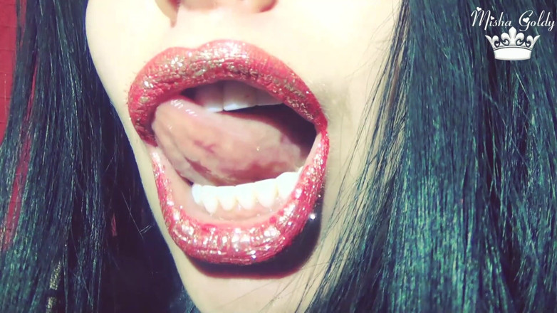 Goddess Misha Goldy: Red lips with golden glitter