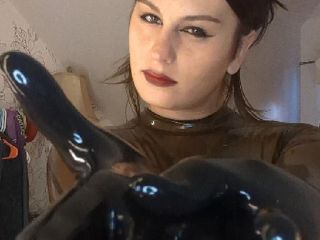 Miss Tess xo: Latex Glove Tease