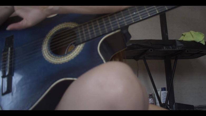 Isis Sun: Музична дівчина платить сексом, щоб увійти в групу, і вона дійсно любить член, тому що вона все це ковтає і залишається просити більше