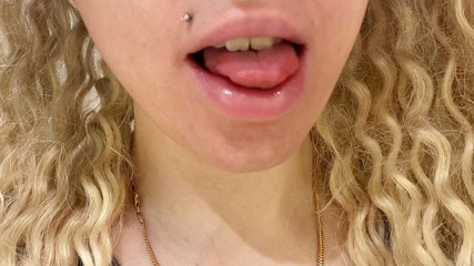 Barbietatoo1: Saya bermain dengan lidah saya, bayangkan apa yang akan saya...