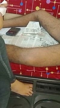 Při spánku využila šanci, aby mě k ní přinutila k honění s naolejovanou