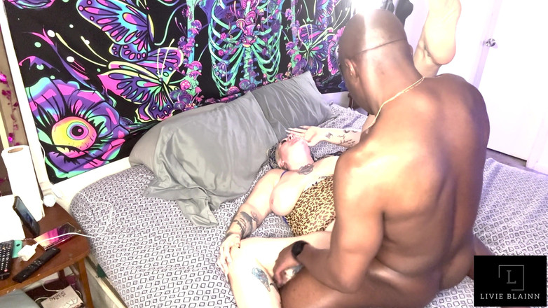 Livie Blainn: Ra khỏi nhà nước dick cần thiết