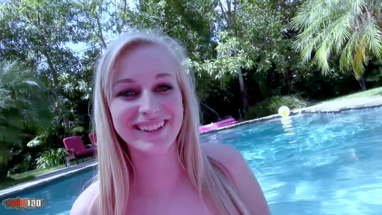 Porn-World: Stacie Jaxxx: Stacie Jaxxx Garden Nudes e Diversão ao Ar...
