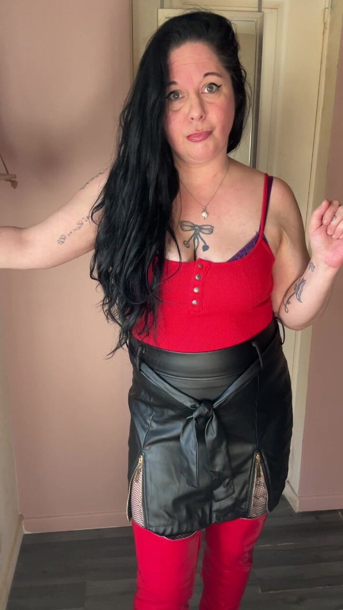 Maitresse Clara: Doğası gereği aldatılan ve isteksiz olarak işe yaramaz