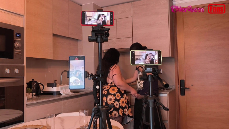 Riderqueen: Video für fans - stiefsohn besucht stiefmutter in der küche