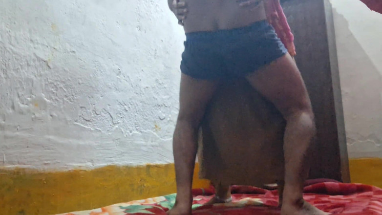Busty Banuu: (vidéo spéciale) La plantureuse Banuu Bhabhi se fait lécher et...